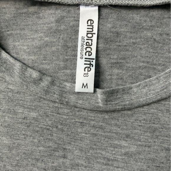 Be Kind graphic tee - Picture 4 of 5